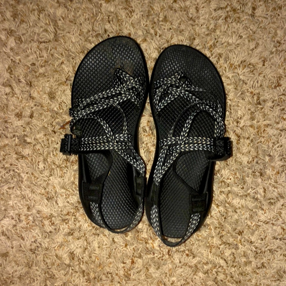 black and white toe strap chacos
